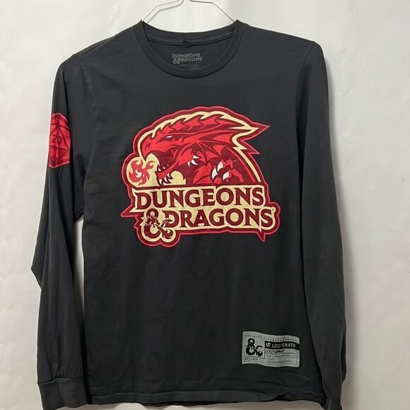 DUNGEON & DRAGON GRAPHIC LONG SLEEVE‎ TEE SIZE S - Picture 1 of 6
